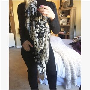 Black & White Printed Lightweight Scarf